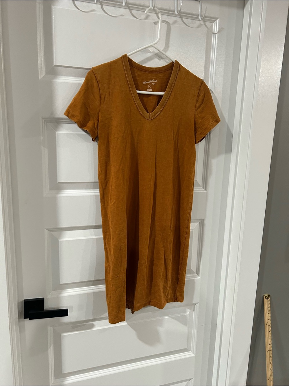 Universal Thread Rust Brown V-Neck Tee